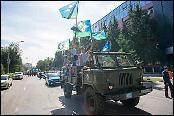 2 август 2016 г., Барнаул © Амител Вячеслав Мельников   Как десантники начали праздновать День ВДВ?