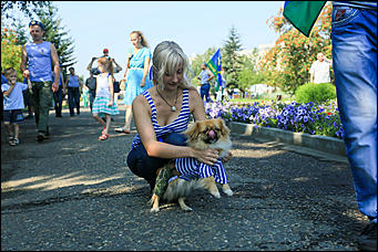 2 август 2017 г., Барнаул. Смолихина Екатерина   Кровь, огонь и пули: как отметили в Барнауле День ВДВ