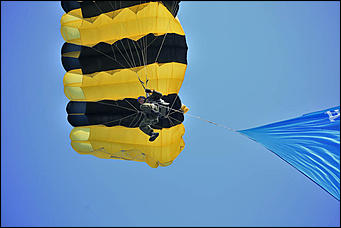 2 август 2017 г., Барнаул. Смолихина Екатерина   Кровь, огонь и пули: как отметили в Барнауле День ВДВ