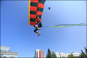 2 август 2017 г., Барнаул. Смолихина Екатерина   Кровь, огонь и пули: как отметили в Барнауле День ВДВ