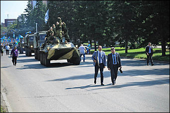 2 август 2017 г., Барнаул. Смолихина Екатерина   Кровь, огонь и пули: как отметили в Барнауле День ВДВ