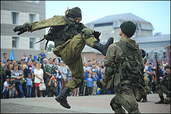 2 август 2018 г., Барнаул. Смолихина Екатерина   Горим за ВДВ: как в Барнауле отметили День десантника