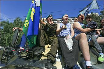 2 август 2018 г., Барнаул. Смолихина Екатерина   Горим за ВДВ: как в Барнауле отметили День десантника