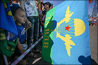 2 августа 2019 г., Барнаул. Екатерина Смолихина   Митингом и шествием отметили День ВДВ в Барнауле