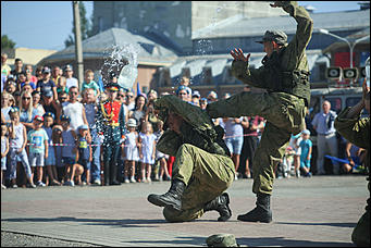2 августа 2019 г., Барнаул. Екатерина Смолихина   Митингом и шествием отметили День ВДВ в Барнауле