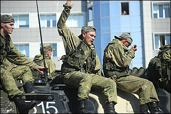 2 августа 2019 г., Барнаул. Екатерина Смолихина   Митингом и шествием отметили День ВДВ в Барнауле