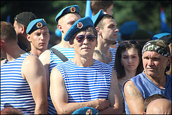 2 августа 2019 г., Барнаул. Екатерина Смолихина   Митингом и шествием отметили День ВДВ в Барнауле