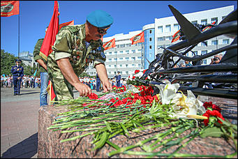 2 августа 2019 г., Барнаул. Екатерина Смолихина   Митингом и шествием отметили День ВДВ в Барнауле