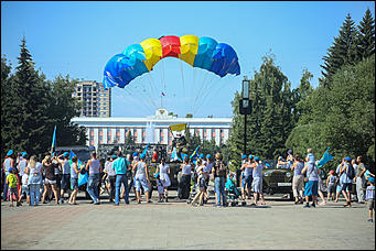 2 августа 2019 г., Барнаул. Екатерина Смолихина   Митингом и шествием отметили День ВДВ в Барнауле