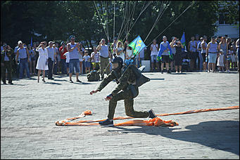 2 августа 2019 г., Барнаул. Екатерина Смолихина   Митингом и шествием отметили День ВДВ в Барнауле