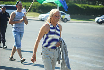 2 августа 2019 г., Барнаул. Екатерина Смолихина   Митингом и шествием отметили День ВДВ в Барнауле