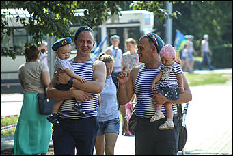 2 августа 2019 г., Барнаул. Екатерина Смолихина   Митингом и шествием отметили День ВДВ в Барнауле