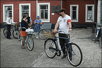 2 сентября 2017 г., Барнаул. Екатерина Смолихина   Элегантный юбилей: ретро-велопробег в пятый раз прошел в Барнауле