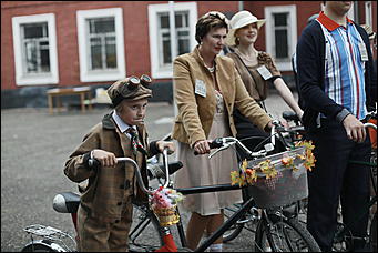 2 сентября 2017 г., Барнаул. Екатерина Смолихина   Элегантный юбилей: ретро-велопробег в пятый раз прошел в Барнауле