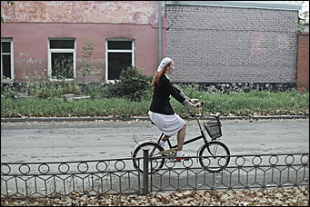 2 сентября 2017 г., Барнаул. Екатерина Смолихина   Элегантный юбилей: ретро-велопробег в пятый раз прошел в Барнауле