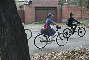 2 сентября 2017 г., Барнаул. Екатерина Смолихина   Элегантный юбилей: ретро-велопробег в пятый раз прошел в Барнауле