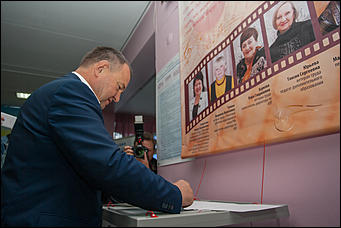 18 сентябрь 2016 г., Барнаул © Амител Вячеслав Мельников   Как проходят выборы-2016 в Барнауле? Фоторепортаж 