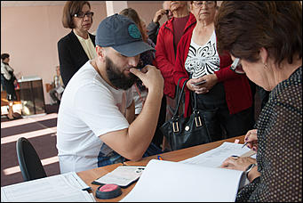 18 сентябрь 2016 г., Барнаул © Амител Вячеслав Мельников   Как проходят выборы-2016 в Барнауле? Фоторепортаж 