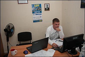 18 сентябрь 2016 г., Барнаул © Амител Вячеслав Мельников   Что делали в штабах политических партий в ночь после выборов? Фоторепортаж