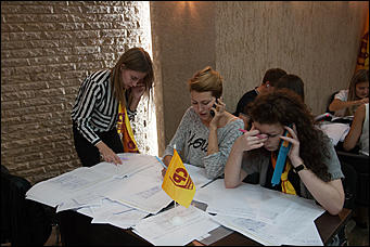 18 сентябрь 2016 г., Барнаул © Амител Вячеслав Мельников   Что делали в штабах политических партий в ночь после выборов? Фоторепортаж