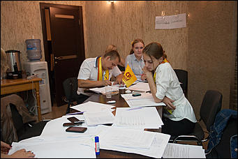 18 сентябрь 2016 г., Барнаул © Амител Вячеслав Мельников   Что делали в штабах политических партий в ночь после выборов? Фоторепортаж