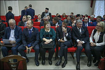 1 декабря 2017 г., Барнаул. Екатерина Смолихина   Как депутаты гордумы сделали Дугина главой города