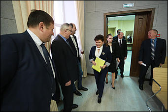 14 февраля 202 г., Барнаул. Екатерина Смолихина   Смех сквозь выборы. Как прошло избрание нового мэра Барнаула