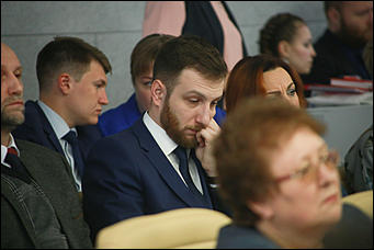 14 февраля 202 г., Барнаул. Екатерина Смолихина   Смех сквозь выборы. Как прошло избрание нового мэра Барнаула