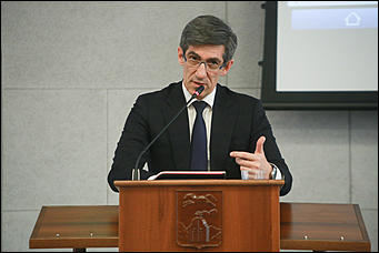 14 февраля 202 г., Барнаул. Екатерина Смолихина   Смех сквозь выборы. Как прошло избрание нового мэра Барнаула