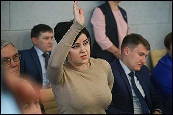 14 февраля 202 г., Барнаул. Екатерина Смолихина   Смех сквозь выборы. Как прошло избрание нового мэра Барнаула