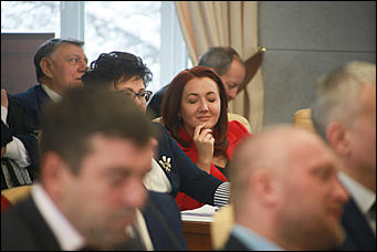14 февраля 202 г., Барнаул. Екатерина Смолихина   Смех сквозь выборы. Как прошло избрание нового мэра Барнаула