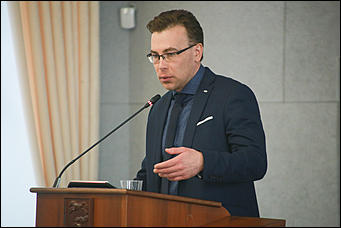 14 февраля 202 г., Барнаул. Екатерина Смолихина   Смех сквозь выборы. Как прошло избрание нового мэра Барнаула