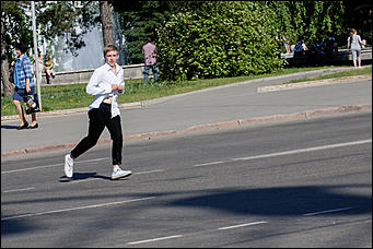 26 май 2016 г., Барнаул  © Амител Вячеслав Мельников   Барнаульские выпускники на улицах города