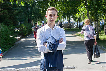 26 май 2016 г., Барнаул  © Амител Вячеслав Мельников   Барнаульские выпускники на улицах города