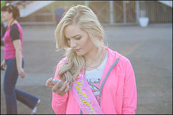 26 май 2016 г., Барнаул  © Амител Вячеслав Мельников   Барнаульские выпускники на улицах города