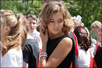 25 май 2016 г., Барнаул  © Амител Вячеслав Мельников   Цветы, банты, улыбки: последний звонок-2016 в Барнауле