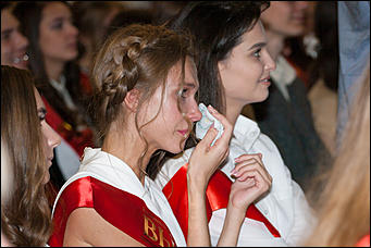 25 май 2016 г., Барнаул  © Амител Вячеслав Мельников   Цветы, банты, улыбки: последний звонок-2016 в Барнауле