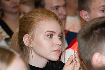 25 май 2016 г., Барнаул  © Амител Вячеслав Мельников   Цветы, банты, улыбки: последний звонок-2016 в Барнауле