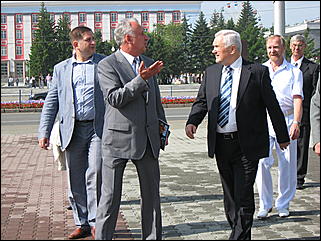 22 августа 2009 г., Барнаул   Праздник для первоклассников, выставка ретро-автомобилей и цветов в День рождения Барнаула