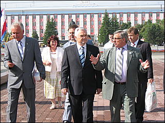 22 августа 2009 г., Барнаул   Праздник для первоклассников, выставка ретро-автомобилей и цветов в День рождения Барнаула