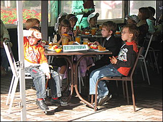 22 августа 2009 г., Барнаул   Праздник для первоклассников, выставка ретро-автомобилей и цветов в День рождения Барнаула