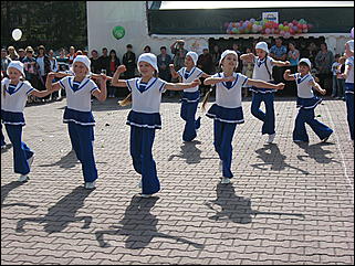 22 августа 2009 г., Барнаул   Праздник для первоклассников, выставка ретро-автомобилей и цветов в День рождения Барнаула