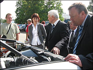 22 августа 2009 г., Барнаул   Праздник для первоклассников, выставка ретро-автомобилей и цветов в День рождения Барнаула