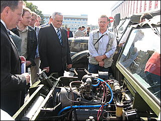 22 августа 2009 г., Барнаул   Праздник для первоклассников, выставка ретро-автомобилей и цветов в День рождения Барнаула