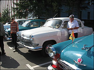 22 августа 2009 г., Барнаул   Праздник для первоклассников, выставка ретро-автомобилей и цветов в День рождения Барнаула