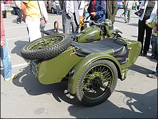 22 августа 2009 г., Барнаул   Праздник для первоклассников, выставка ретро-автомобилей и цветов в День рождения Барнаула