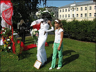 22 августа 2009 г., Барнаул   Праздник для первоклассников, выставка ретро-автомобилей и цветов в День рождения Барнаула