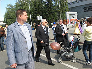 22 августа 2009 г., Барнаул   Праздник для первоклассников, выставка ретро-автомобилей и цветов в День рождения Барнаула