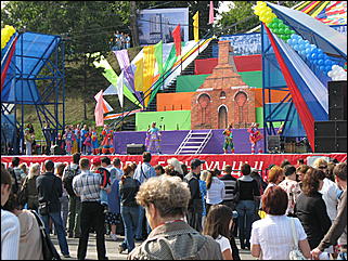 22 августа 2009 г., Барнаул   Праздник для первоклассников, выставка ретро-автомобилей и цветов в День рождения Барнаула