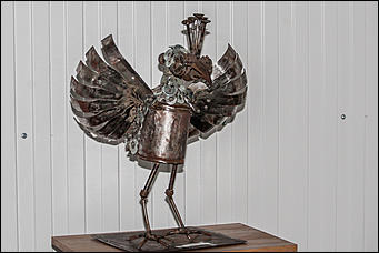 29 ноябрь 2016 г., Барнаул © Амител Вячеслав Мельников   Футуризм по-барнаульски, или Что можно сотворить из водопроводных шлангов, ключей и коряг